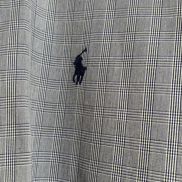 button down - Picture 2 of 4